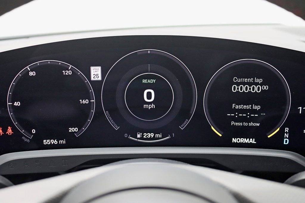 Used 2024 Porsche Taycan GTS image 17