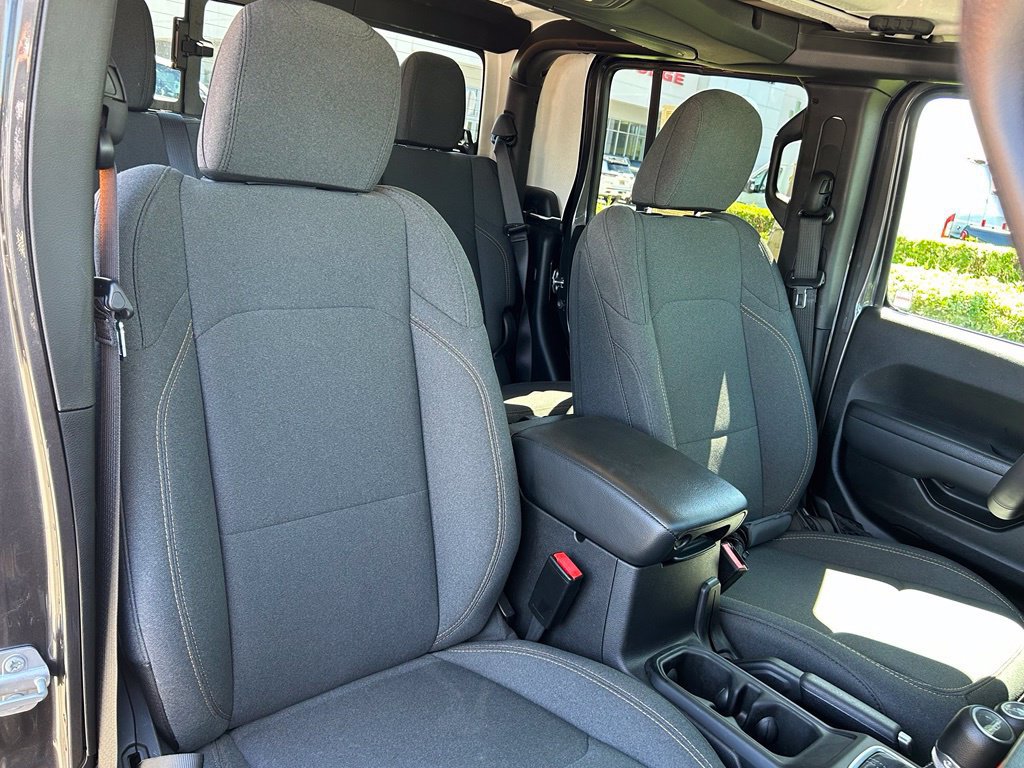 Certified 2025 Jeep Gladiator Sport AWD/4WD image 41
