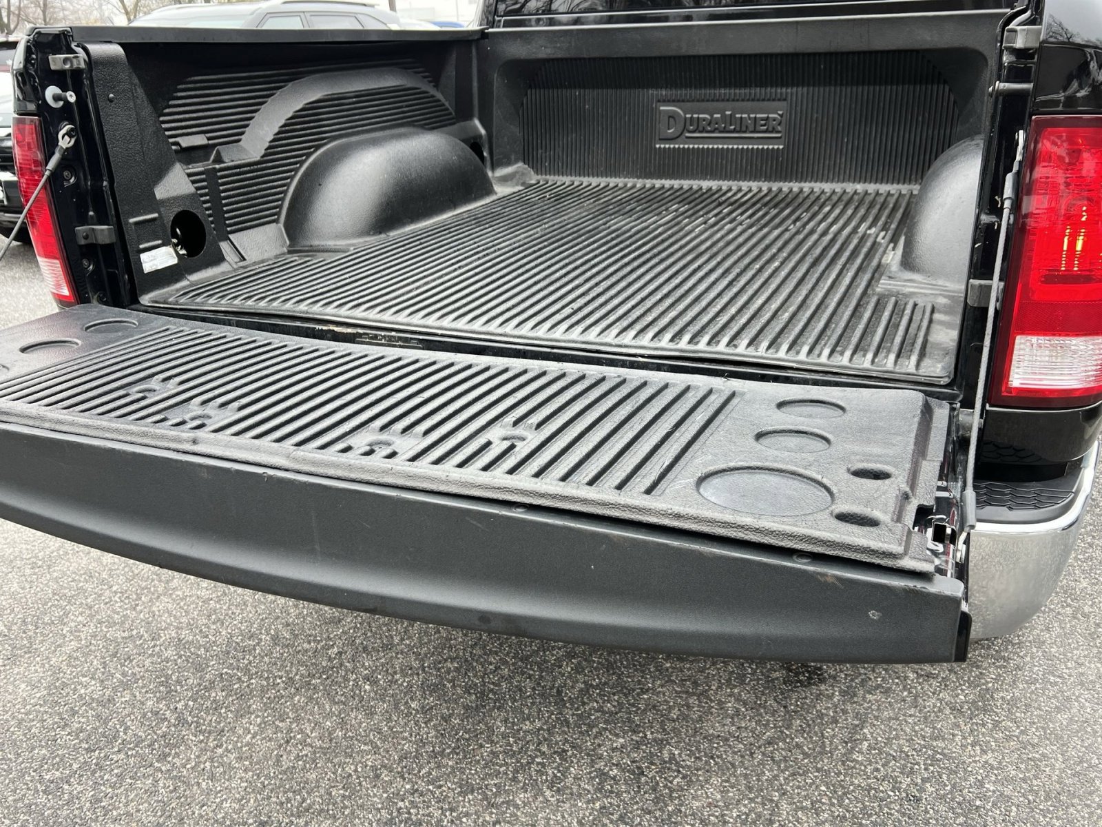 Used 2023 RAM 1500 Classic SLT image 24