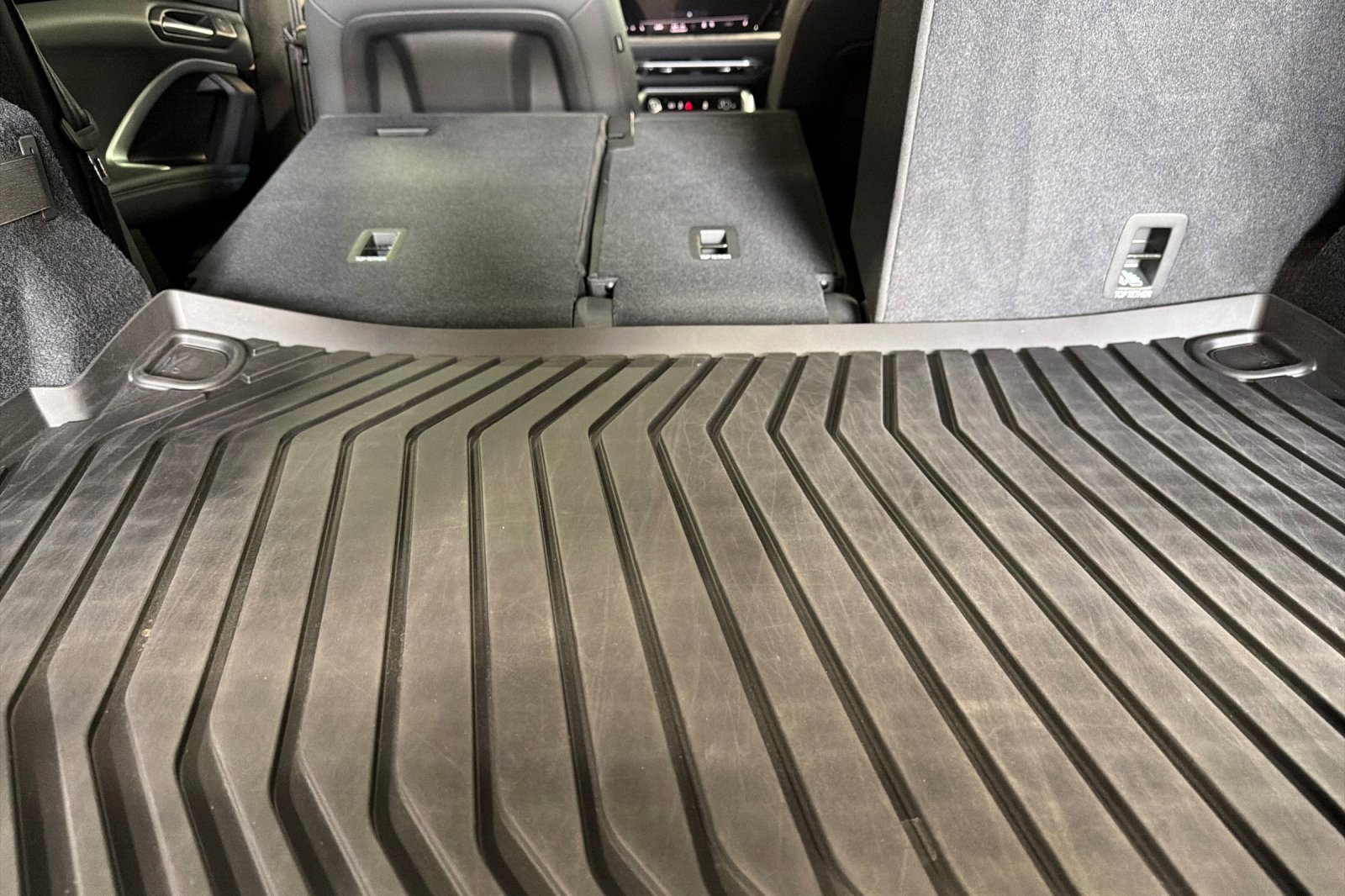 Used 2025 Audi Q5 Premium w/ Convenience Package image 14