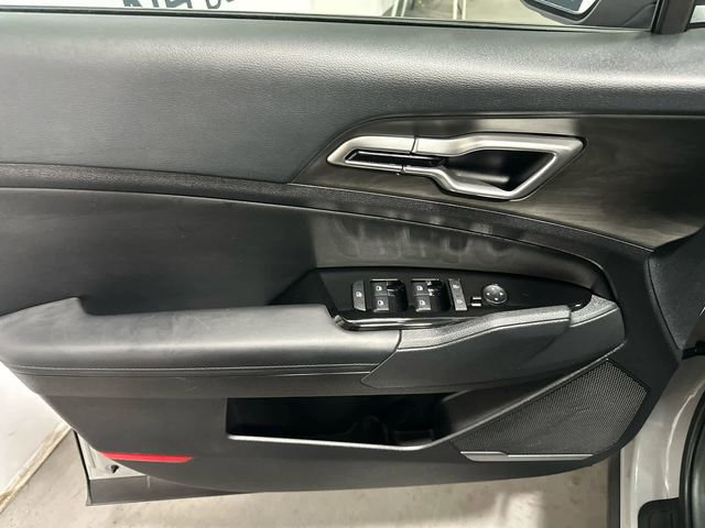 Used 2025 Kia Sportage X-Line w/ Premium Package image 8