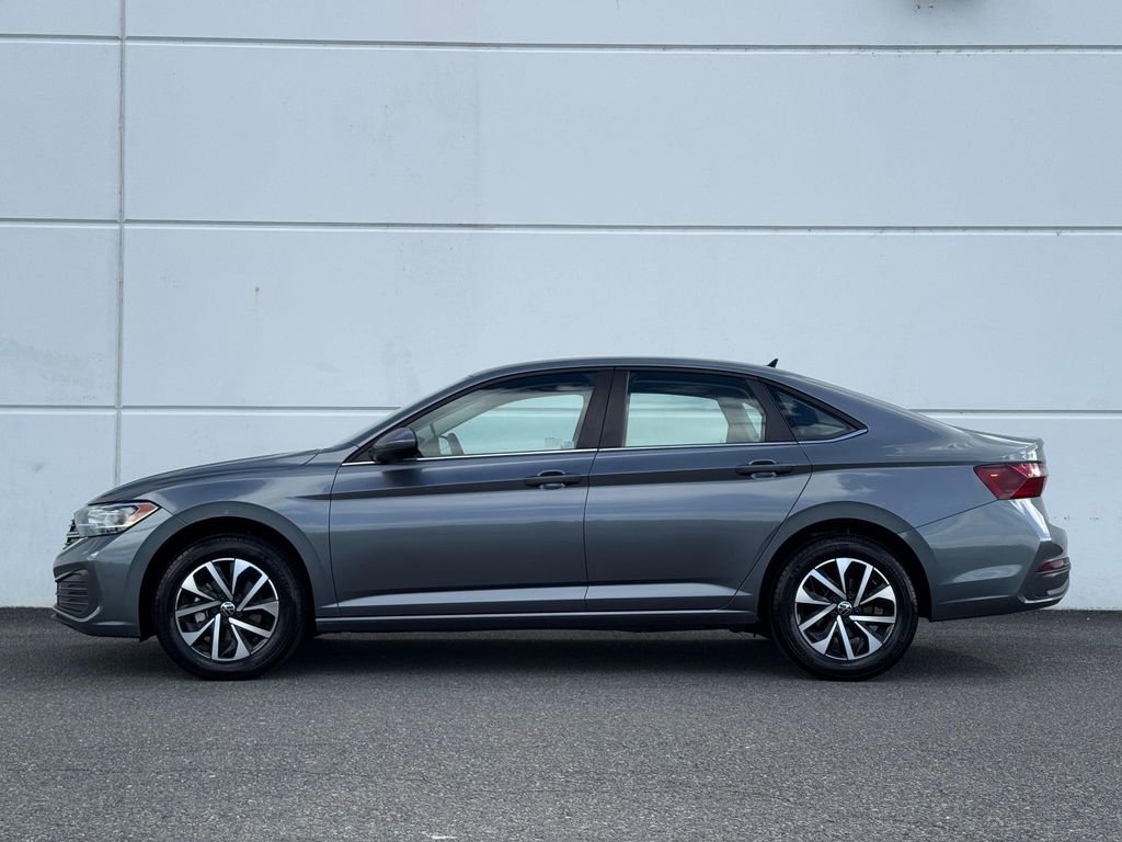 Used 2022 Volkswagen Jetta S image 4