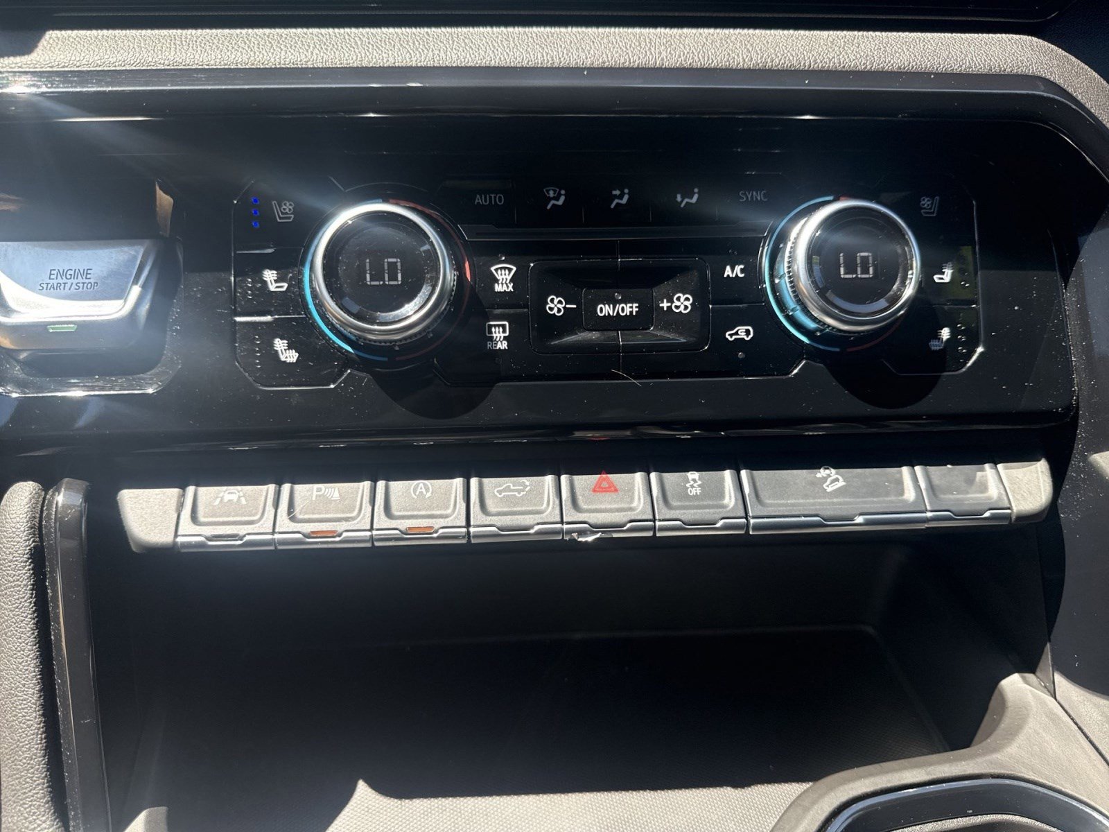 Used 2025 GMC Sierra 1500 AT4 w/ Technology Package AWD/4WD image 20