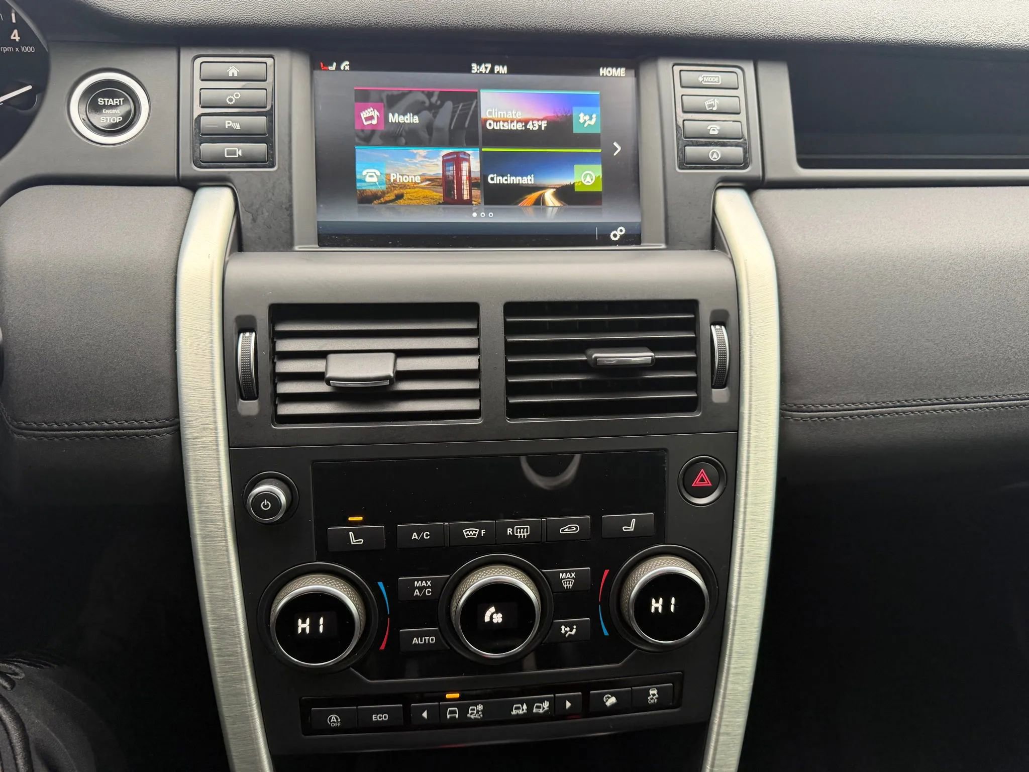 Used 2018 Land Rover Discovery Sport HSE image 16