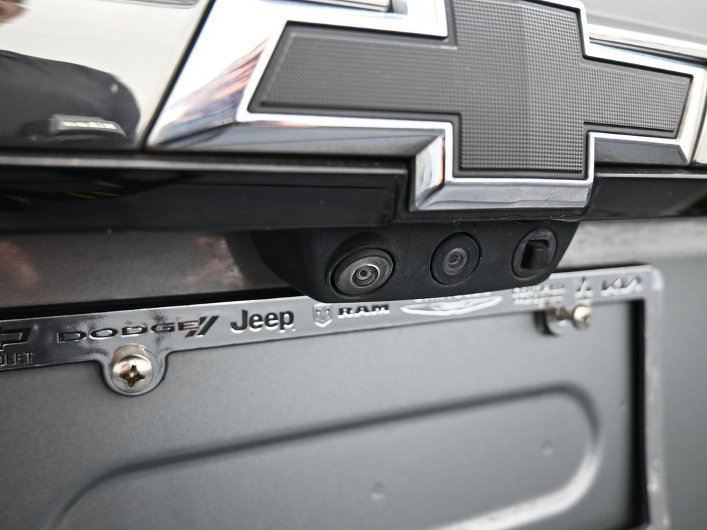 Used 2023 Chevrolet Traverse RS image 44