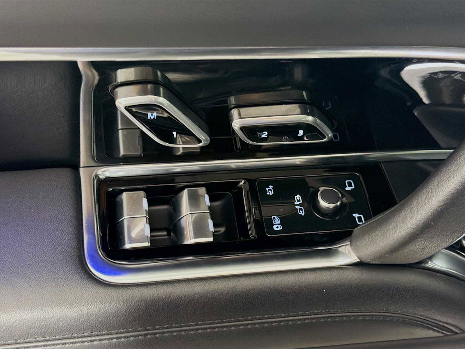 Certified 2023 Land Rover Range Rover SE image 39