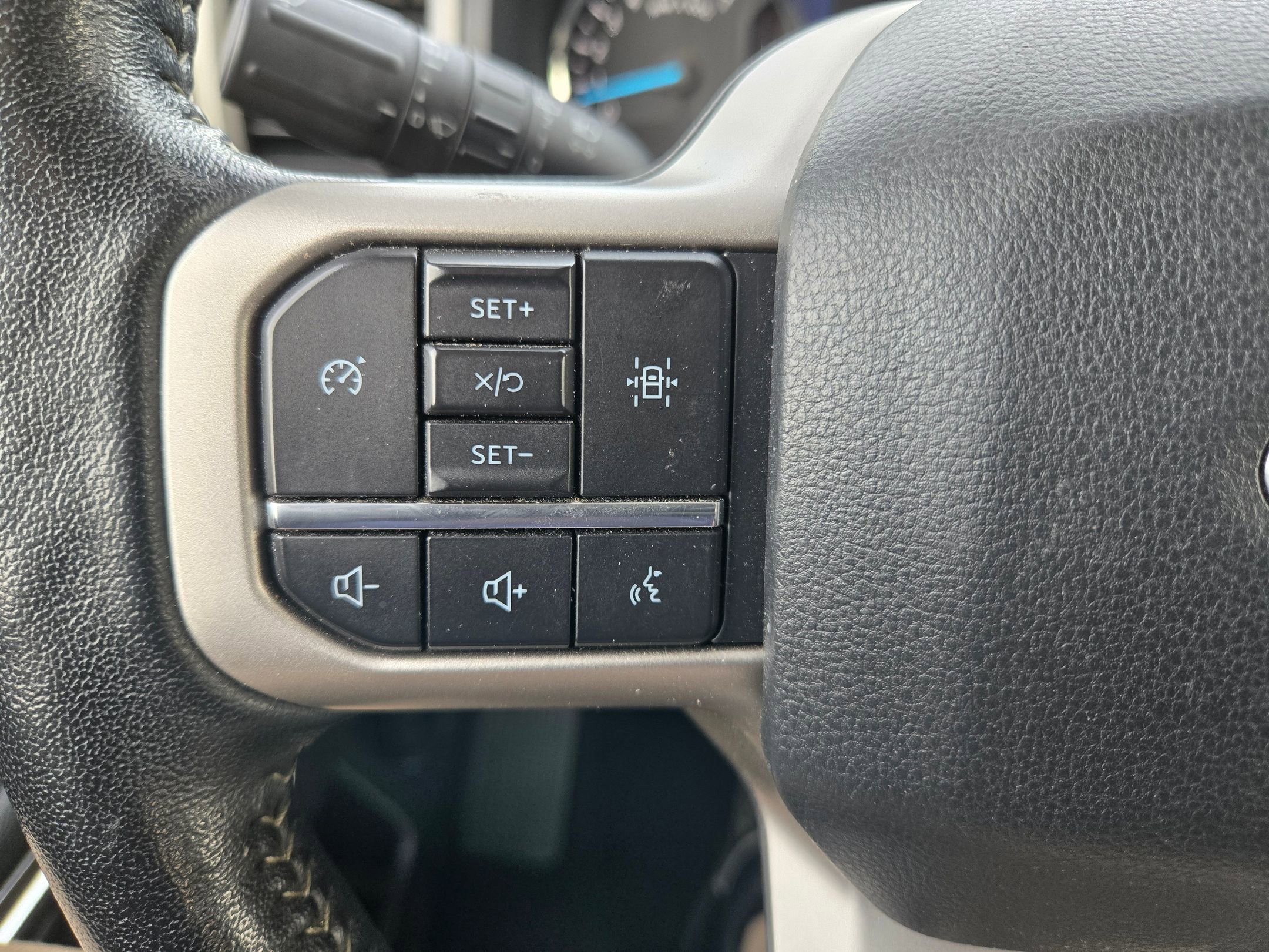 Used 2023 Ford Expedition Max XLT image 27