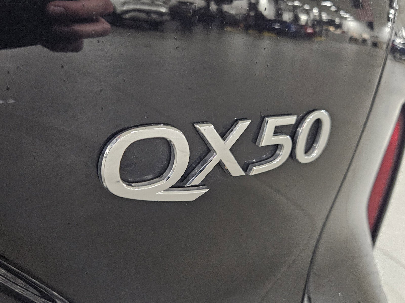 Certified 2025 INFINITI QX50 Luxe w/ Accent Package image 33