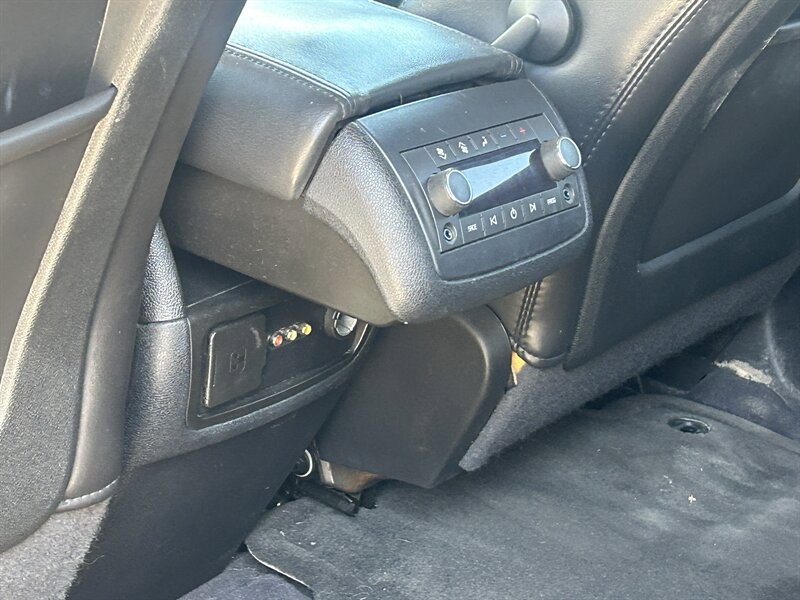 Used 2010 GMC Acadia SLT AWD/4WD image 27