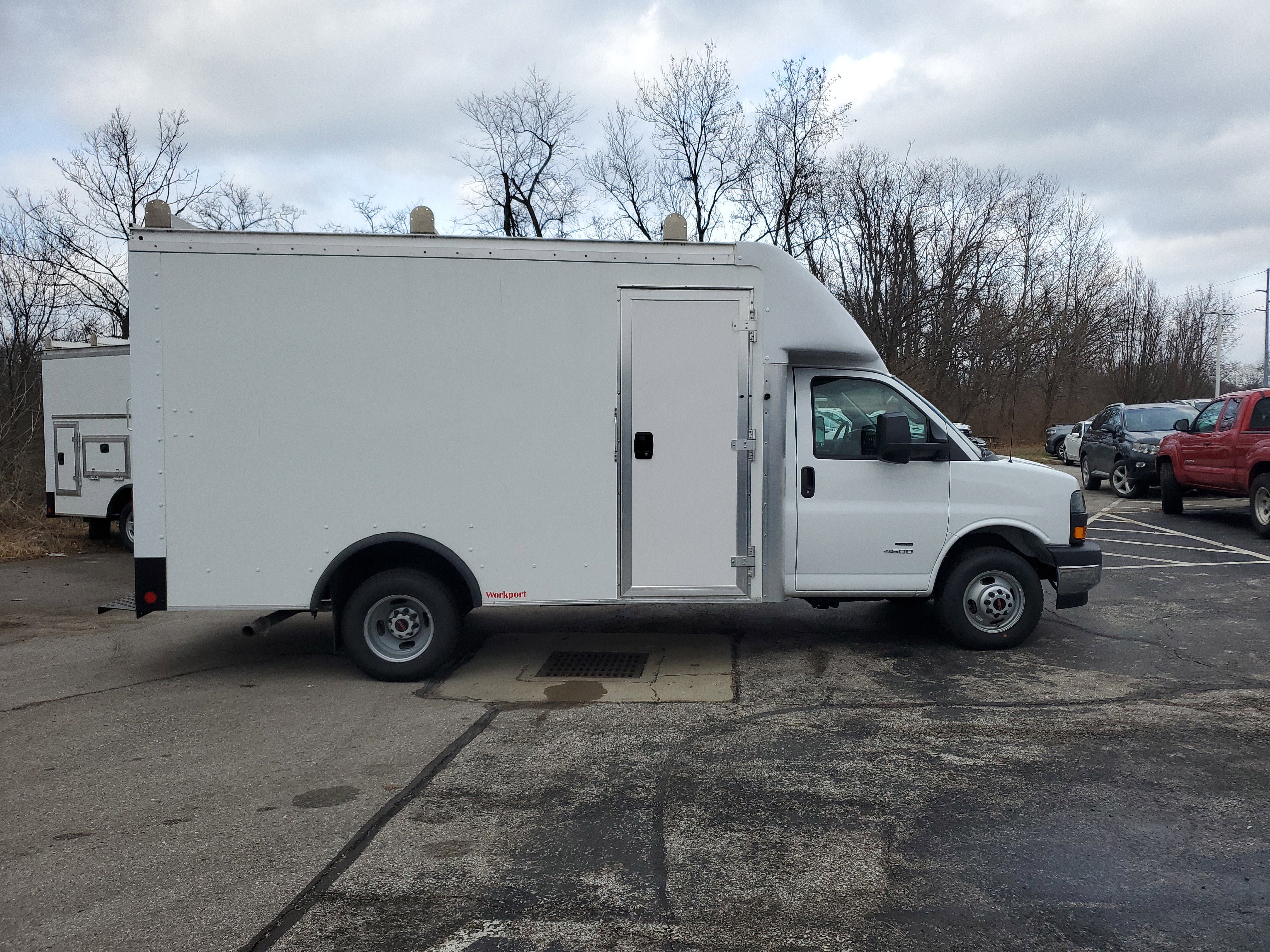 New 2025 GMC Savana 4500 w/ Power Convenience Package image 3