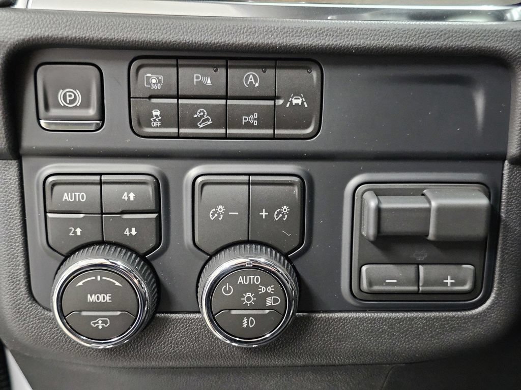 New 2026 Chevrolet Tahoe High Country AWD/4WD image 40