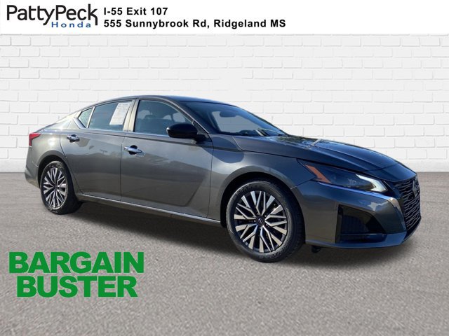 Used 2025 Nissan Altima 2.5 SV FWD image 1