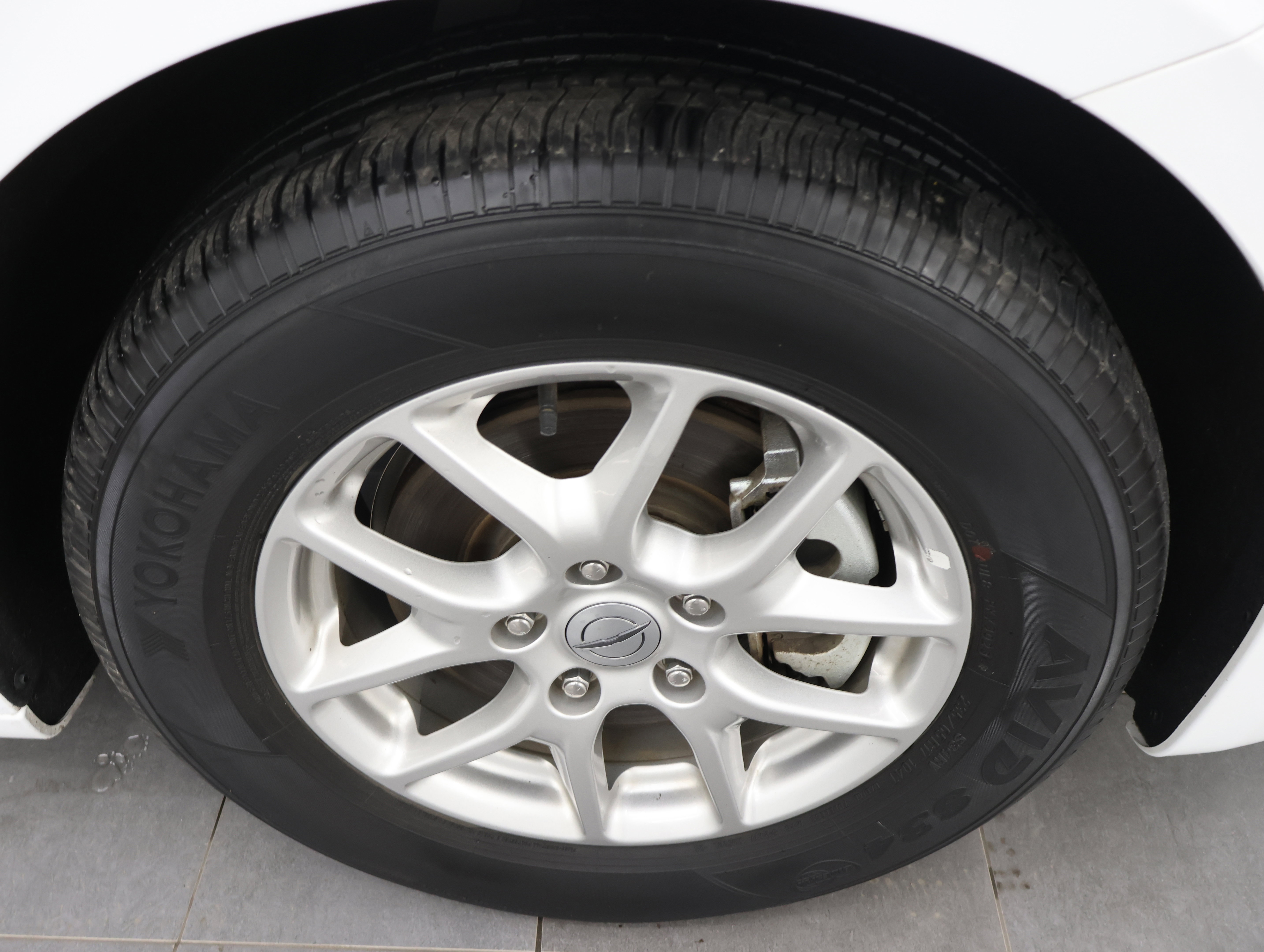 Used 2024 Chrysler Pacifica Touring-L image 3