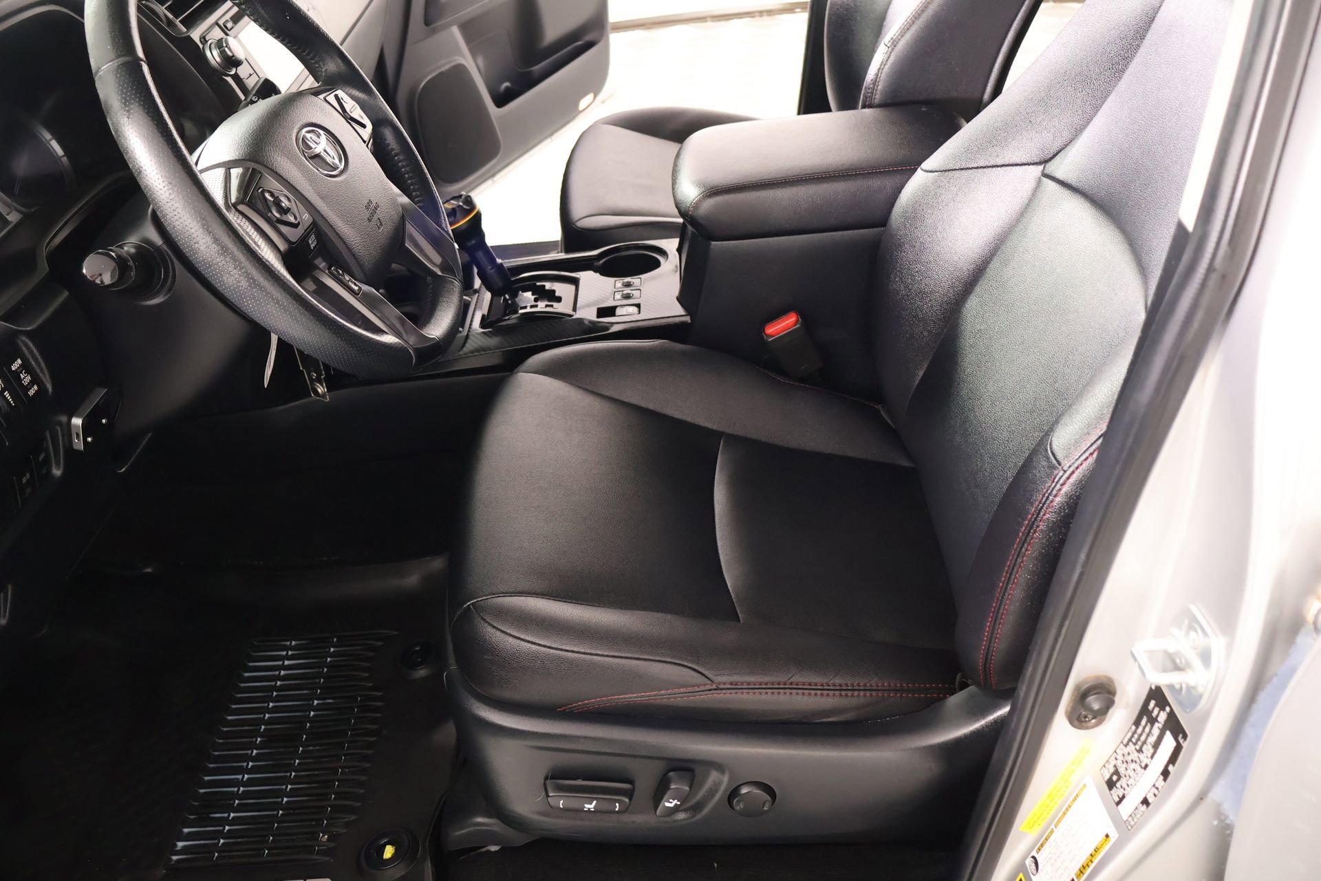 Used 2018 Toyota 4Runner TRD Off-Road Premium image 11