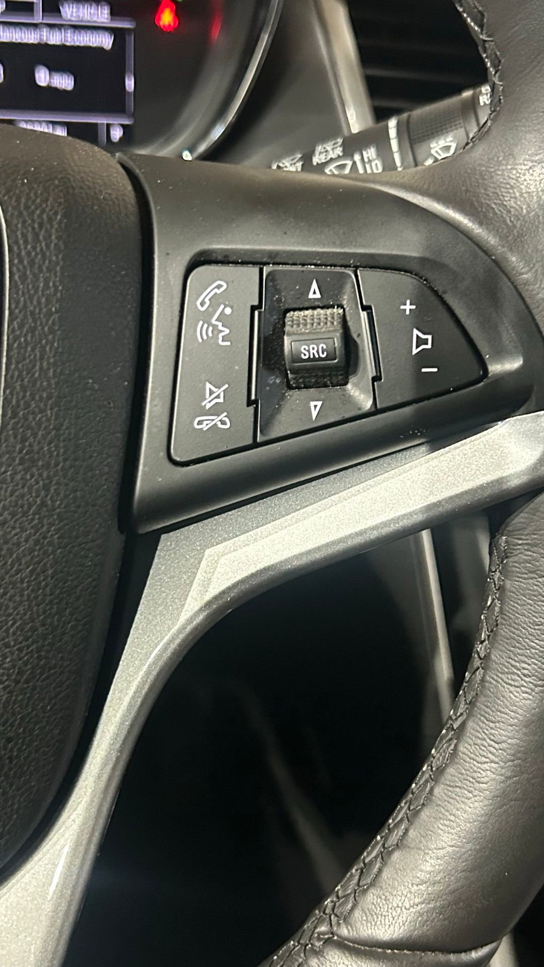 Used 2018 Chevrolet Trax LT w/ LT Convenience Package AWD/4WD image 63