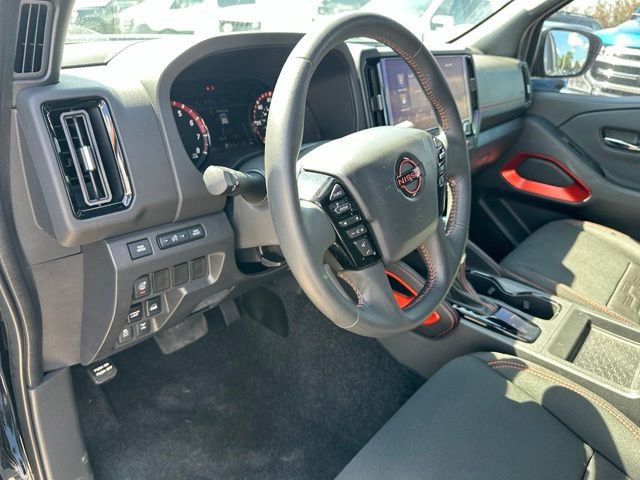 Used 2025 Nissan Frontier PRO-4X AWD/4WD image 18