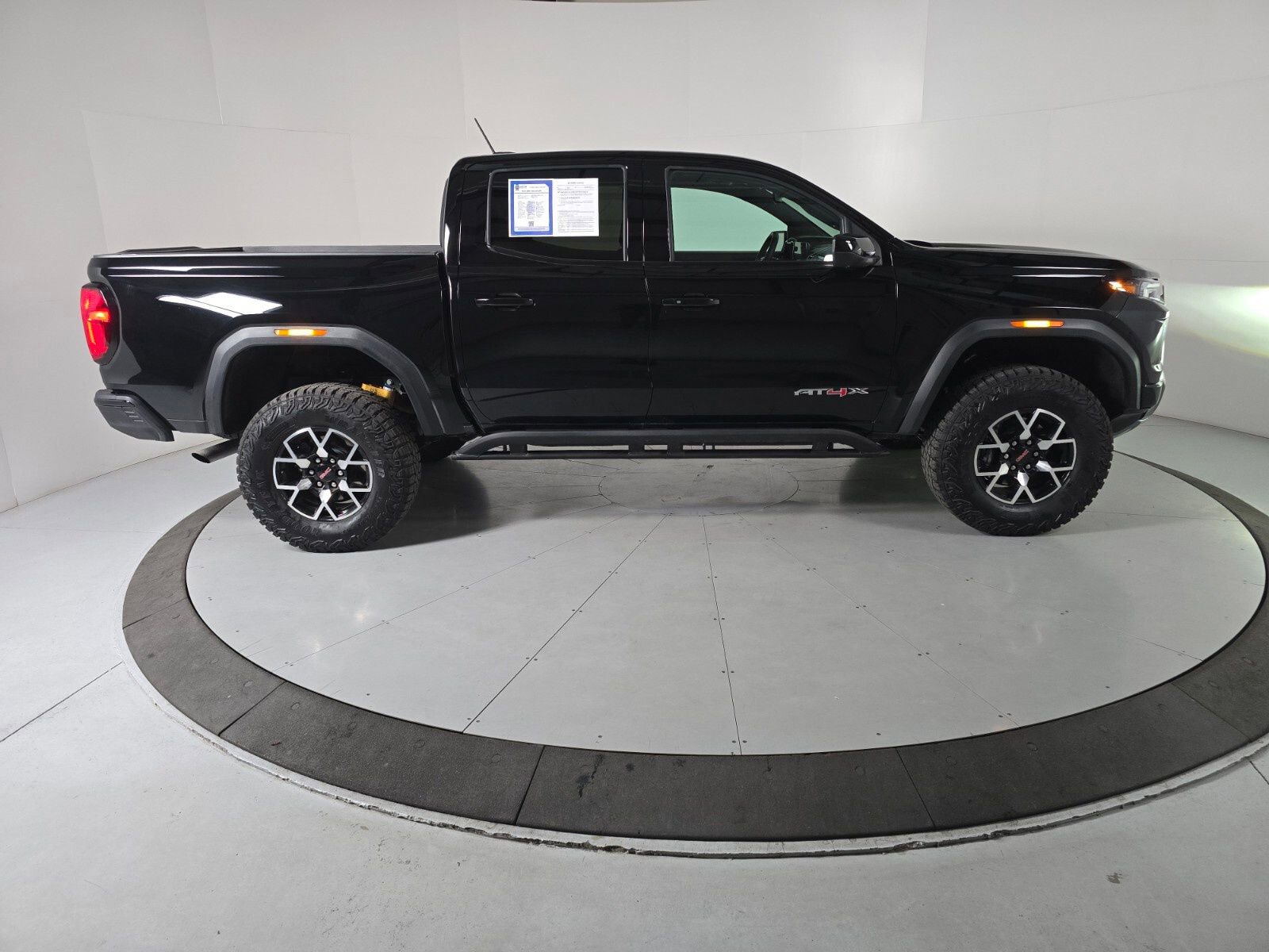 Used 2025 GMC Canyon AT4 w/ AT4X Package image 6