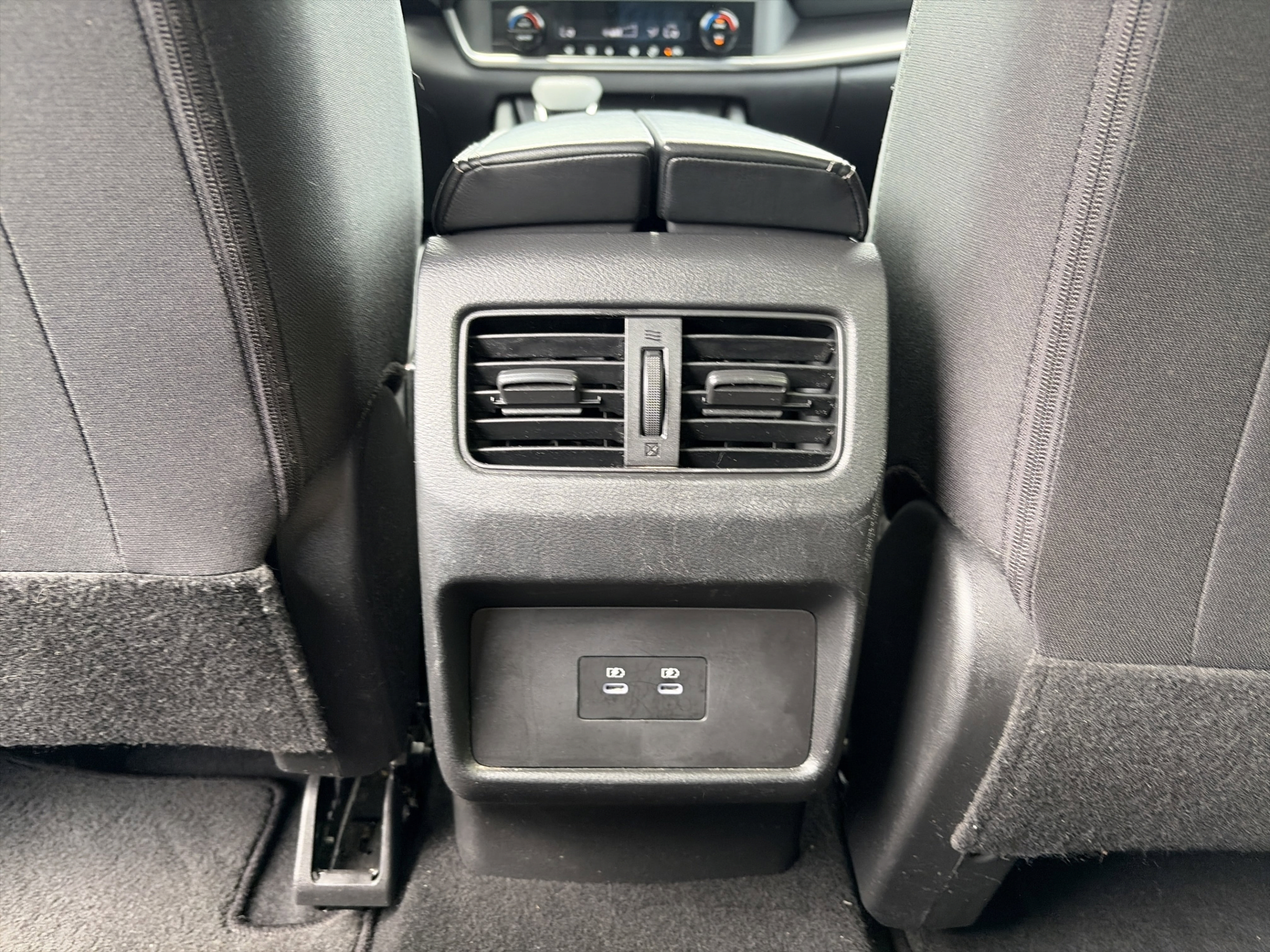 Used 2024 Nissan Rogue SV FWD image 27
