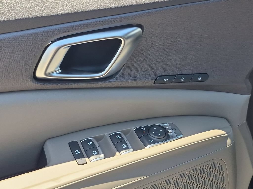 New 2026 Kia Carnival EX FWD image 23