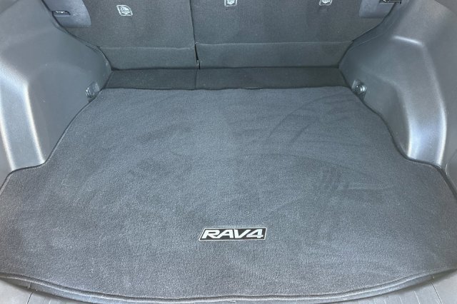 Used 2025 Toyota RAV4 LE AWD/4WD image 19