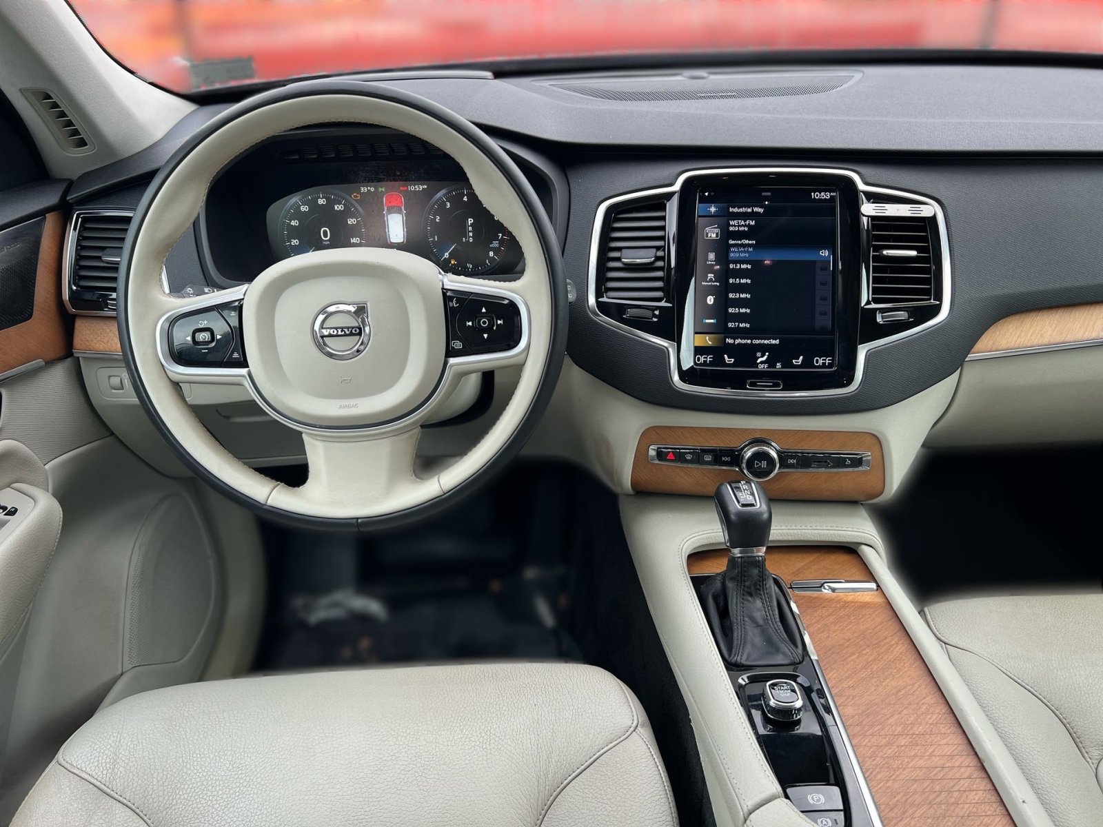 Used 2022 Volvo XC90 T6 Momentum w/ Advanced Package image 18