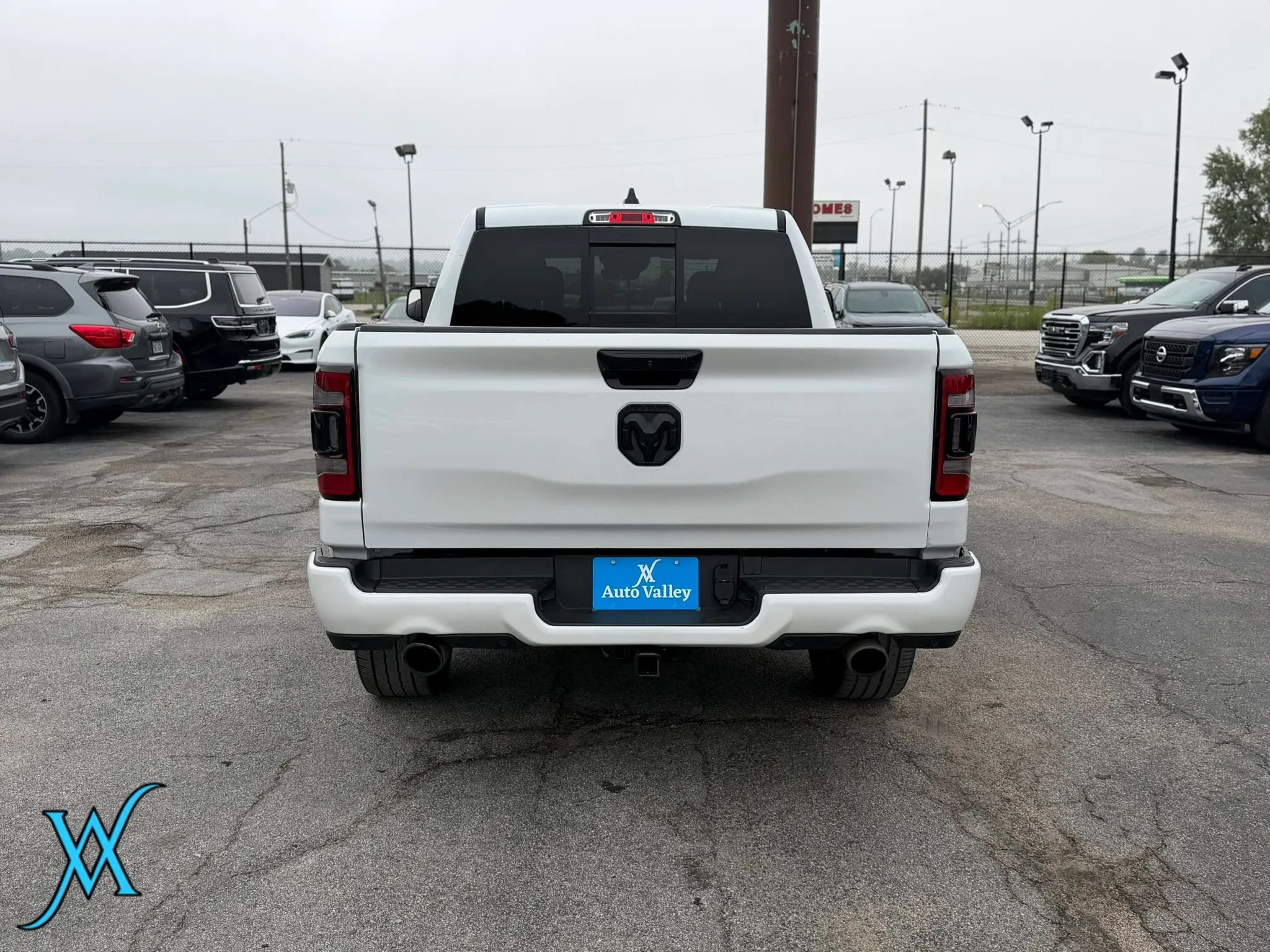 Used 2024 RAM 1500 Laramie AWD/4WD image 6