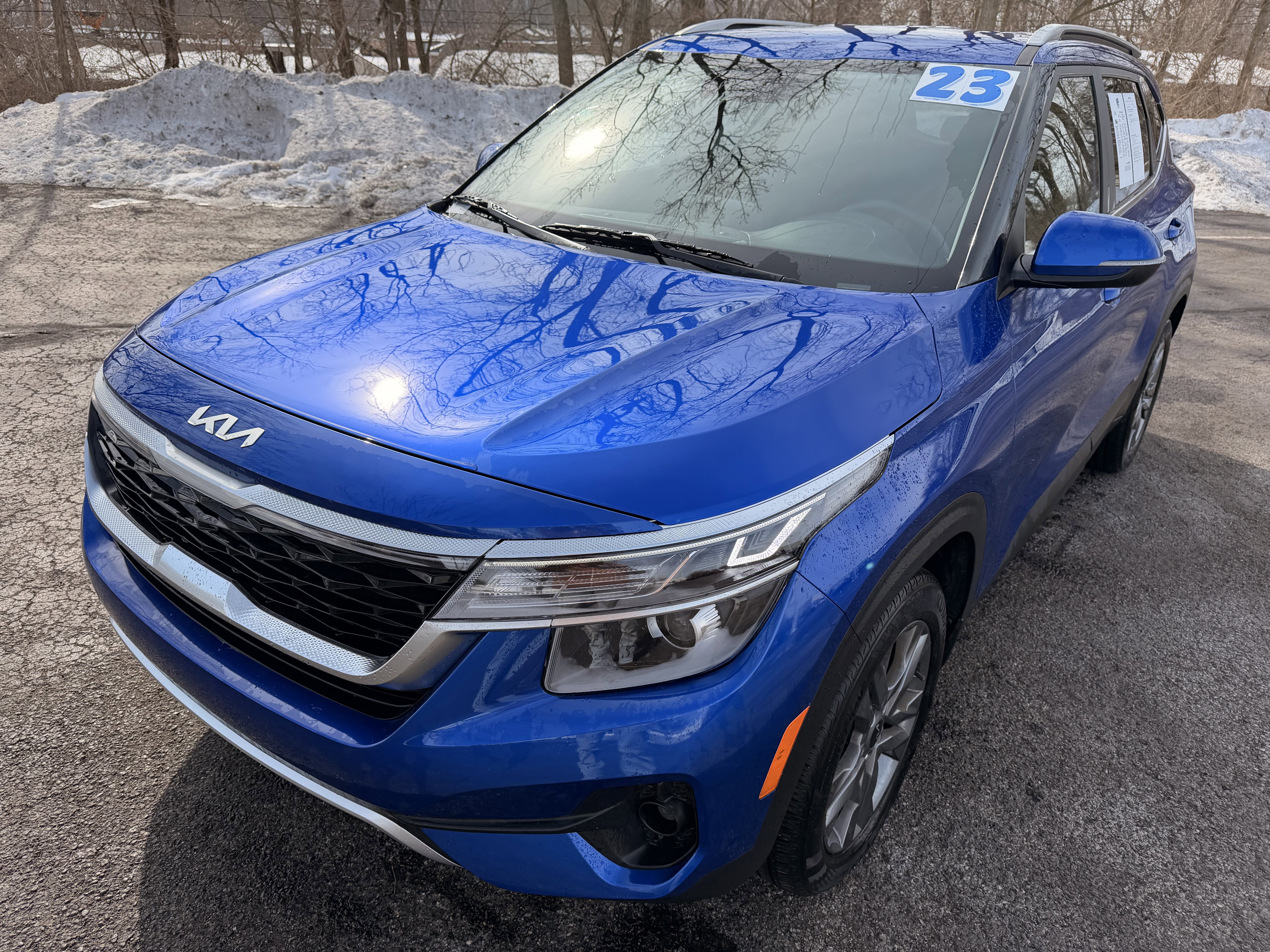 Used 2023 Kia Seltos S w/ Navigation Package image 7