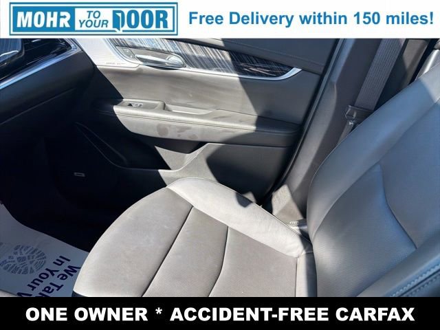 Used 2025 Cadillac XT6 Premium Luxury image 24