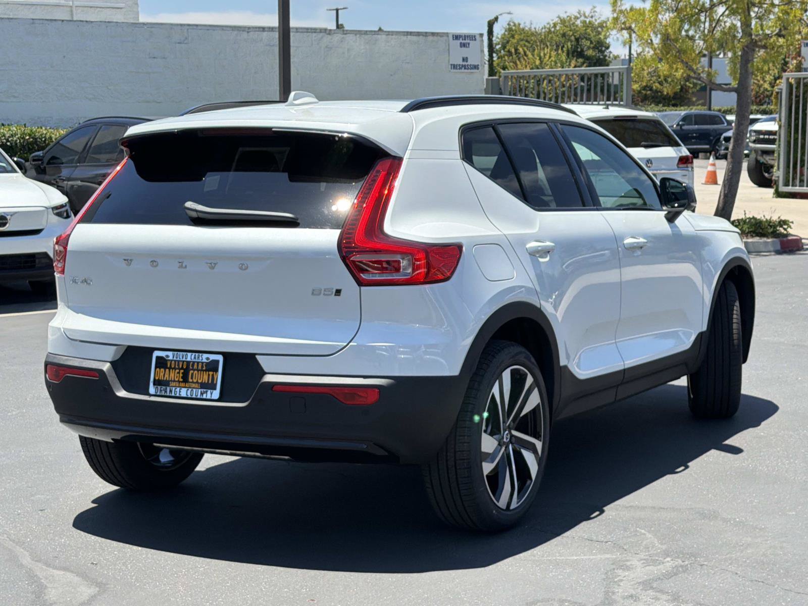 New 2026 Volvo XC40 B5 Ultra w/ Climate Package AWD/4WD image 6