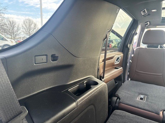 Used 2021 Chevrolet Suburban High Country AWD/4WD image 41