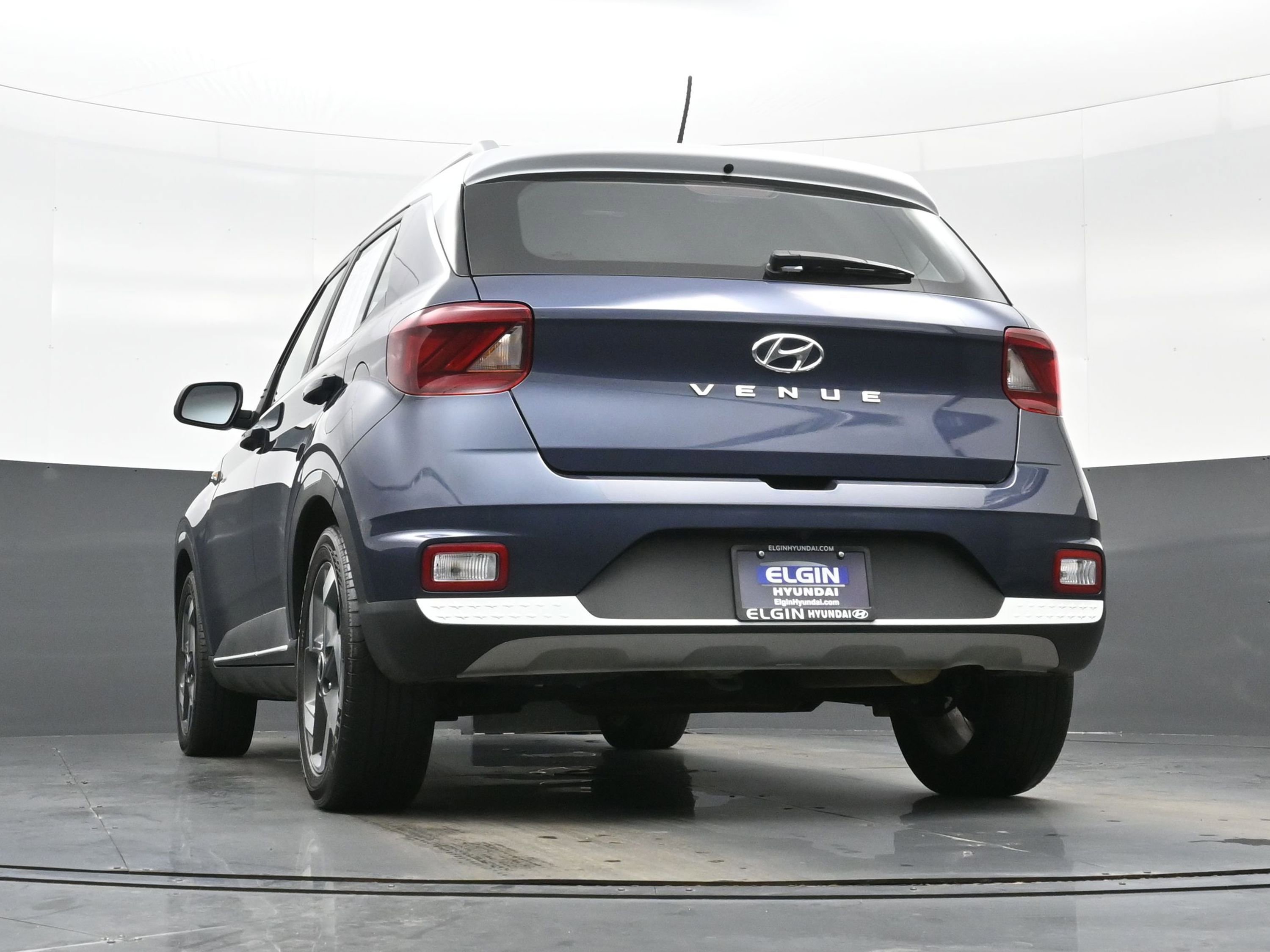 Used 2023 Hyundai Venue Limited w/ Cargo Package FWD image 29