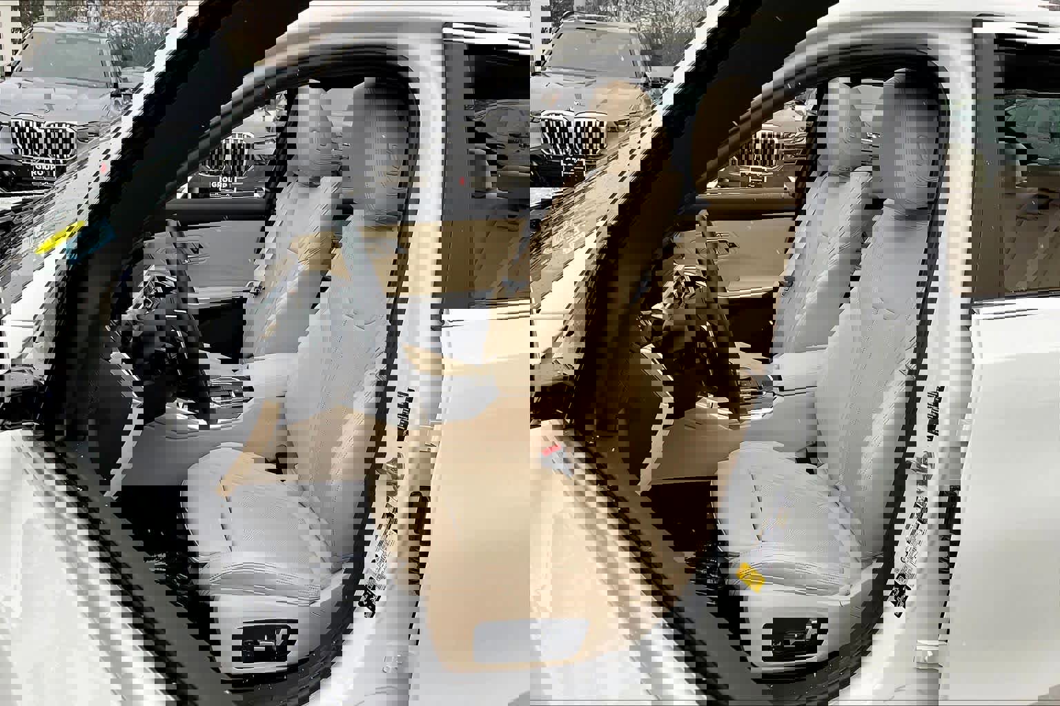 Used 2022 BMW 330i xDrive Sedan w/ Premium Package image 7