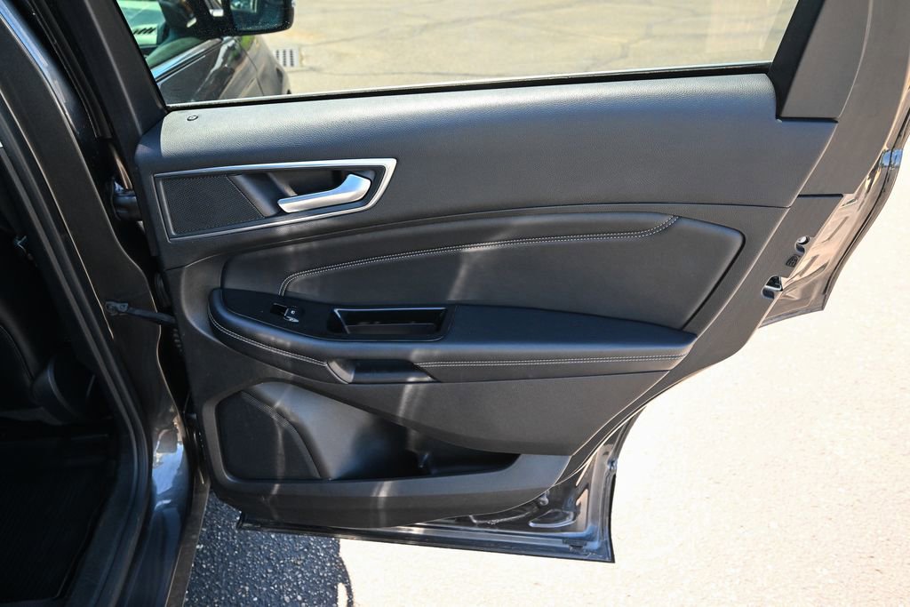 Used 2018 Ford Edge Titanium AWD/4WD image 30