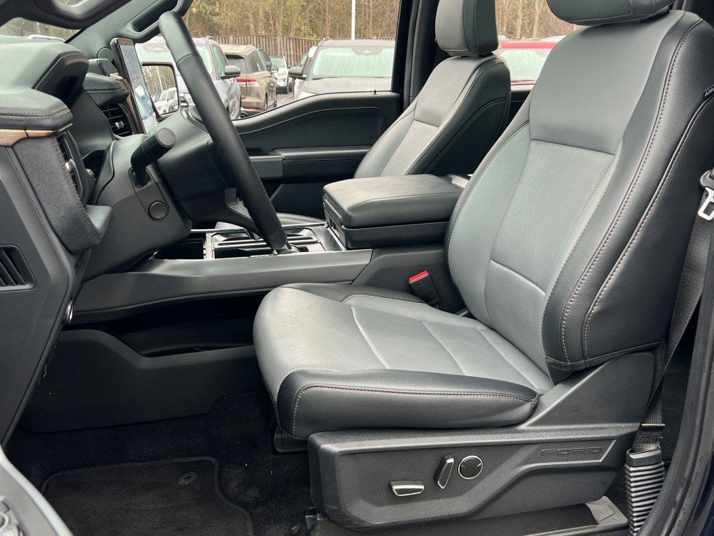 Used 2024 Ford F150 Lightning Lariat image 17