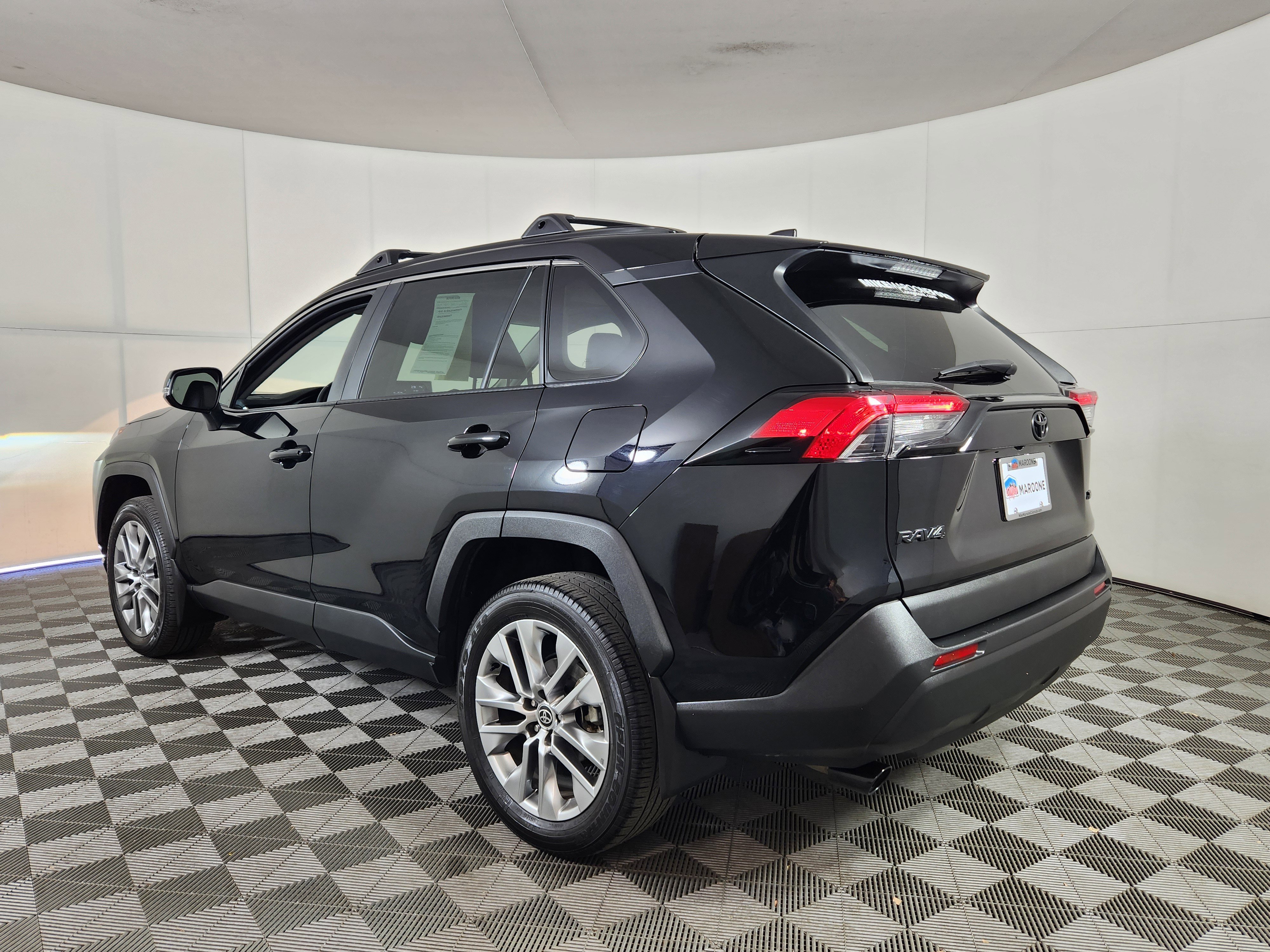 Used 2022 Toyota RAV4 XLE Premium FWD image 5