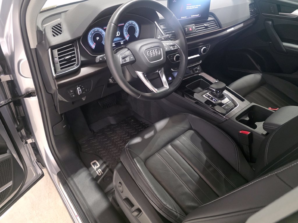 Used 2023 Audi Q5 2.0T Premium Plus w/ Premium Plus Package AWD/4WD image 19