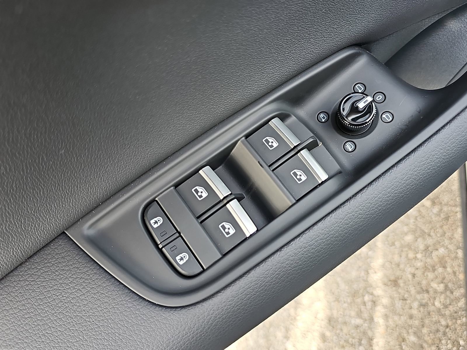 New 2026 Audi Q8 Premium image 29