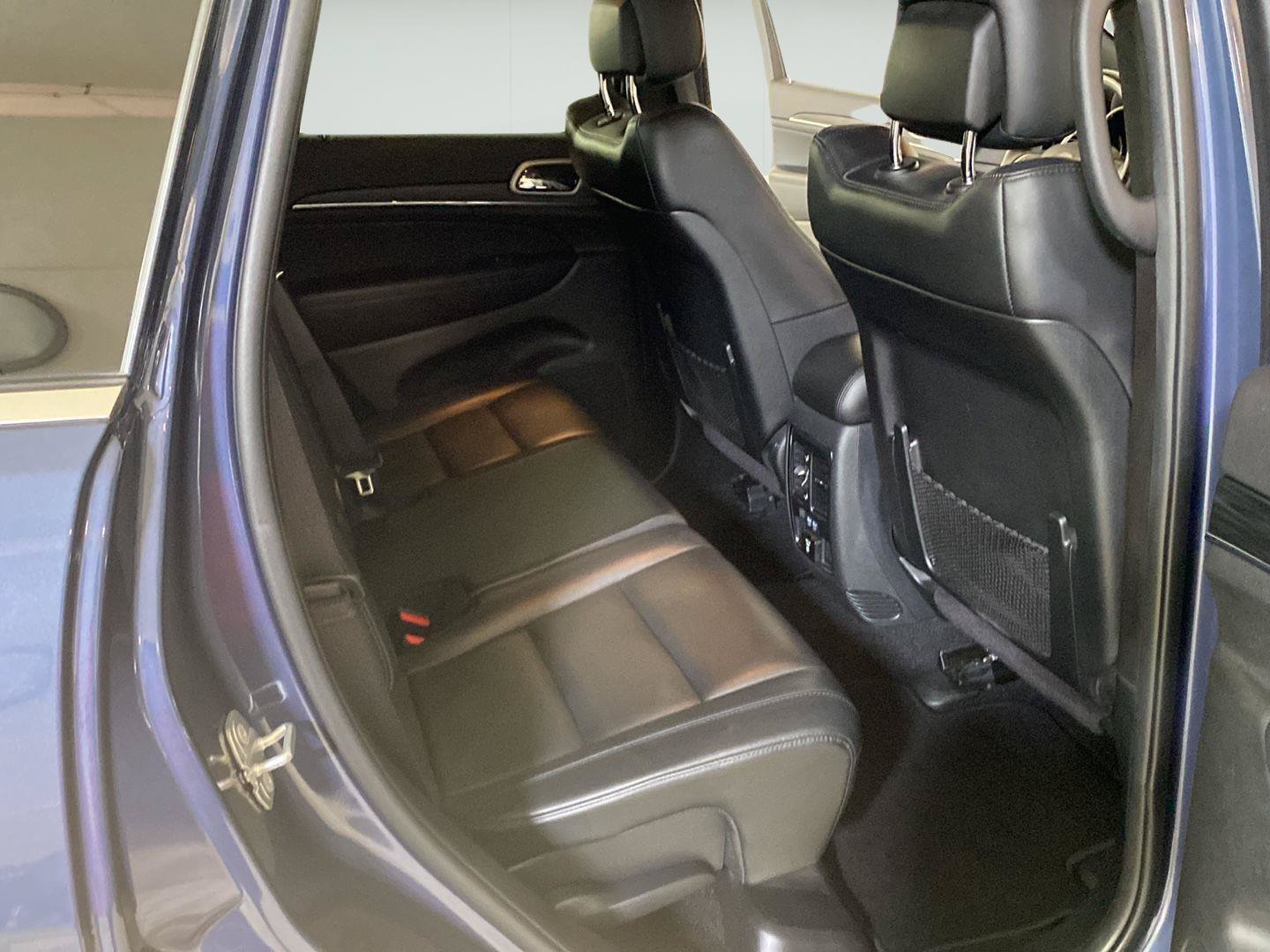 Used 2020 Jeep Grand Cherokee Limited AWD/4WD image 27