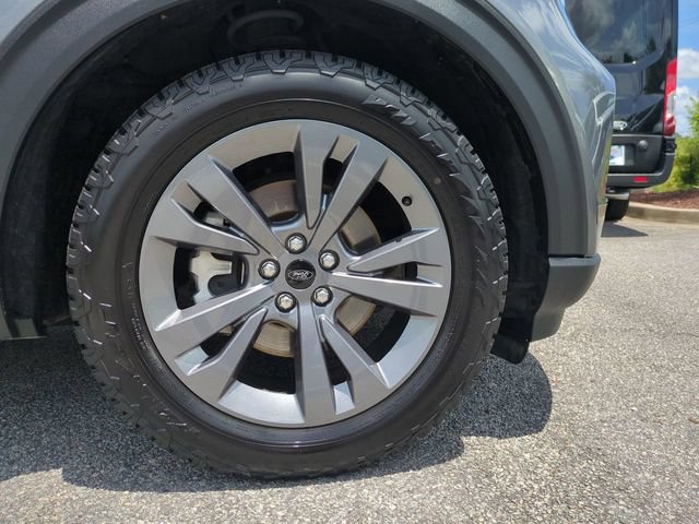 Used 2022 Ford Explorer XLT w/ Equipment Group 202A RWD image 11