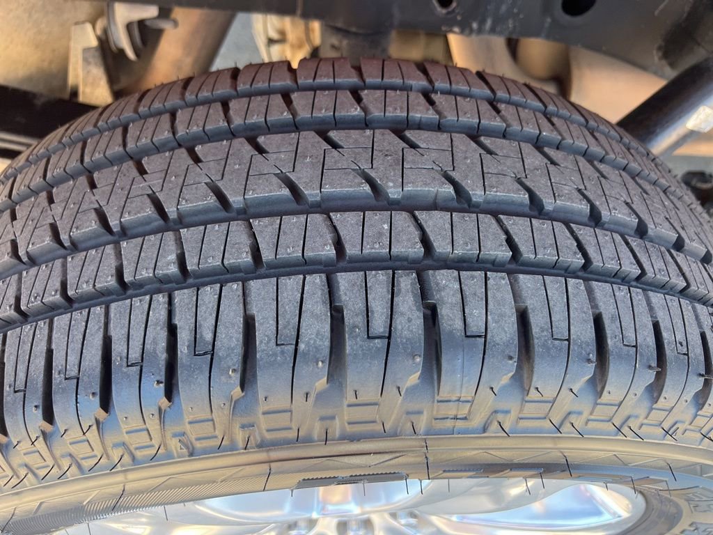 Used 2015 Ford F150 Platinum w/ Equipment Group 701A Luxury image 17