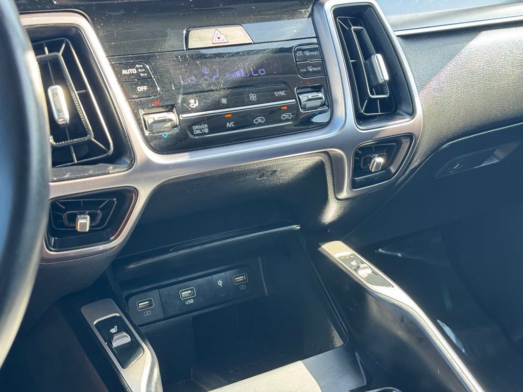 Used 2023 Kia Sorento EX w/ Panoramic Sunroof Package AWD/4WD image 14