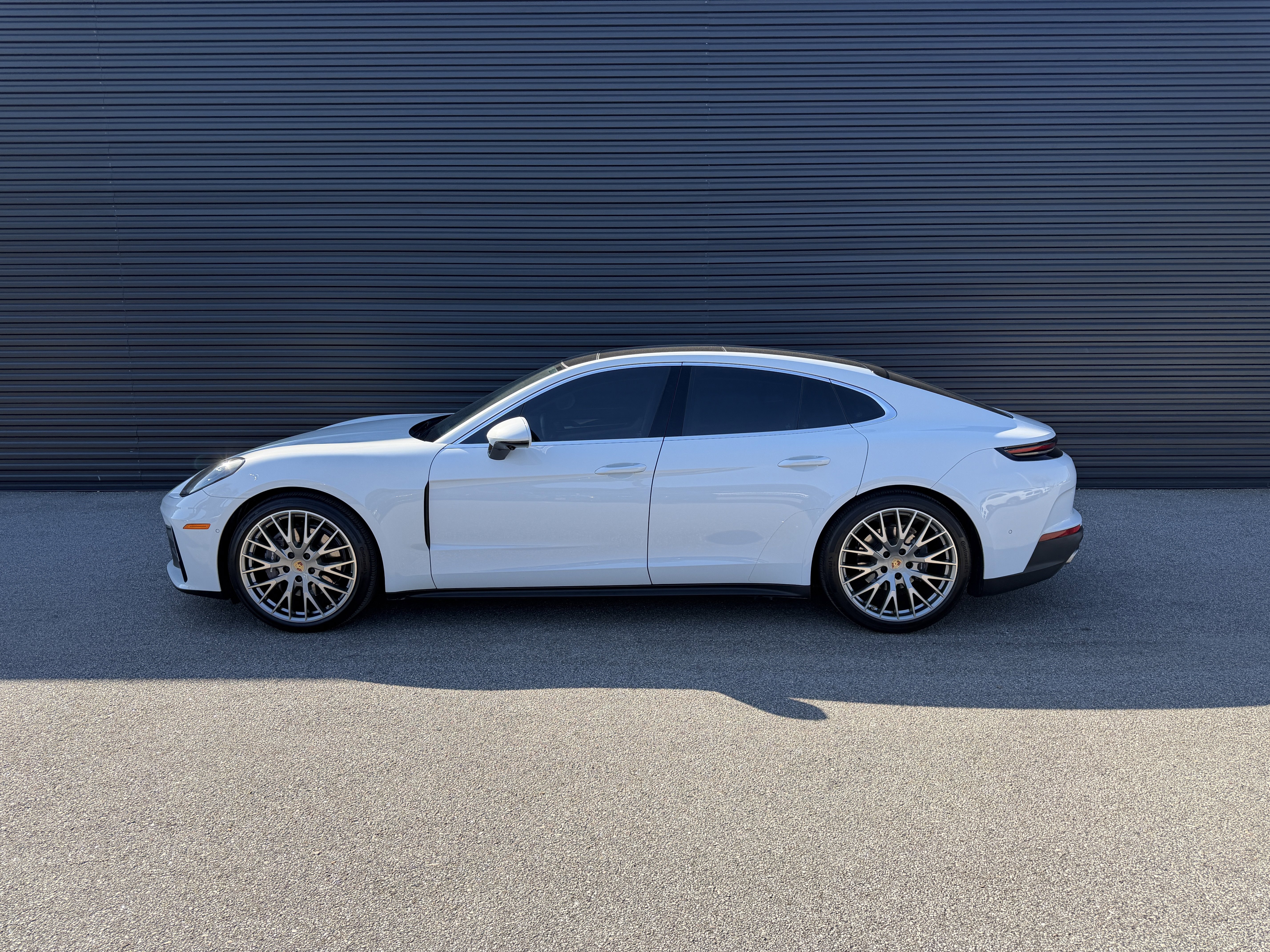 Certified 2024 Porsche Panamera 4 image 2