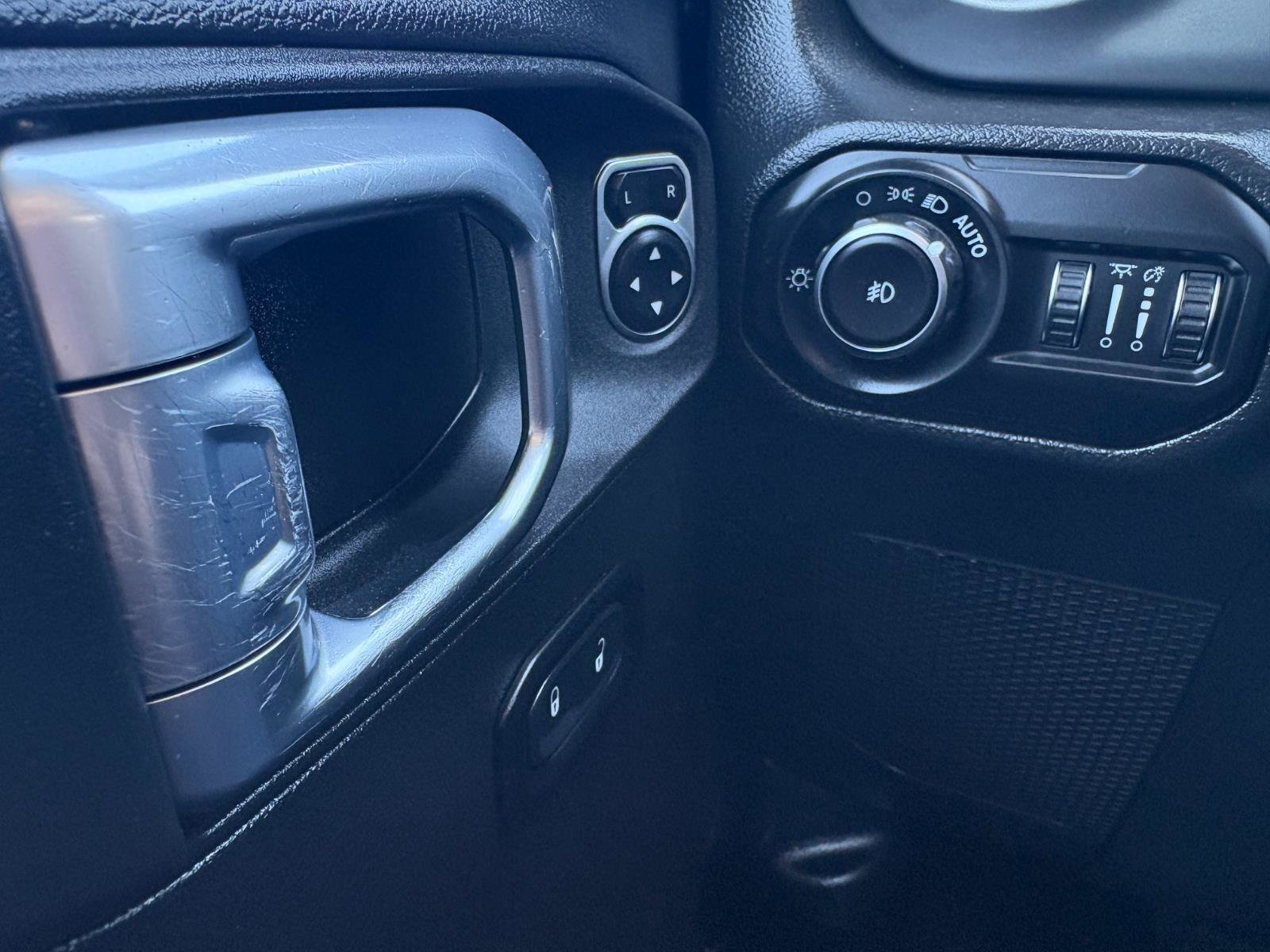 Used 2022 Jeep Wrangler Unlimited Sport AWD/4WD image 30