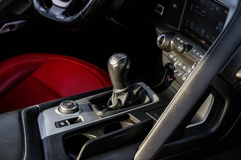 Used 2016 Chevrolet Corvette Stingray Coupe RWD image 22
