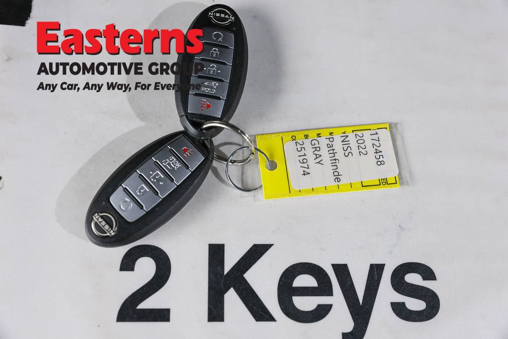 Used 2022 Nissan Pathfinder SL AWD/4WD image 25