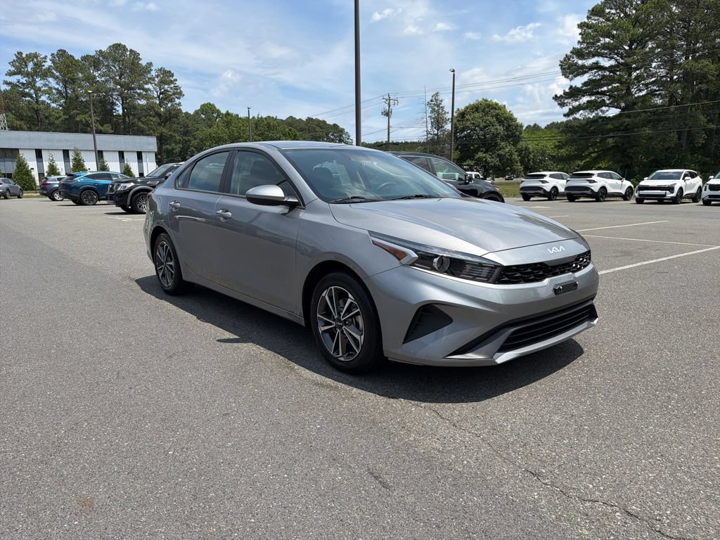 Used 2023 Kia Forte LXS FWD image 4