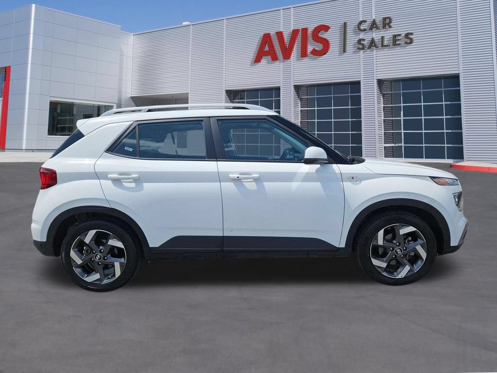 Used 2025 Hyundai Venue SEL FWD image 7