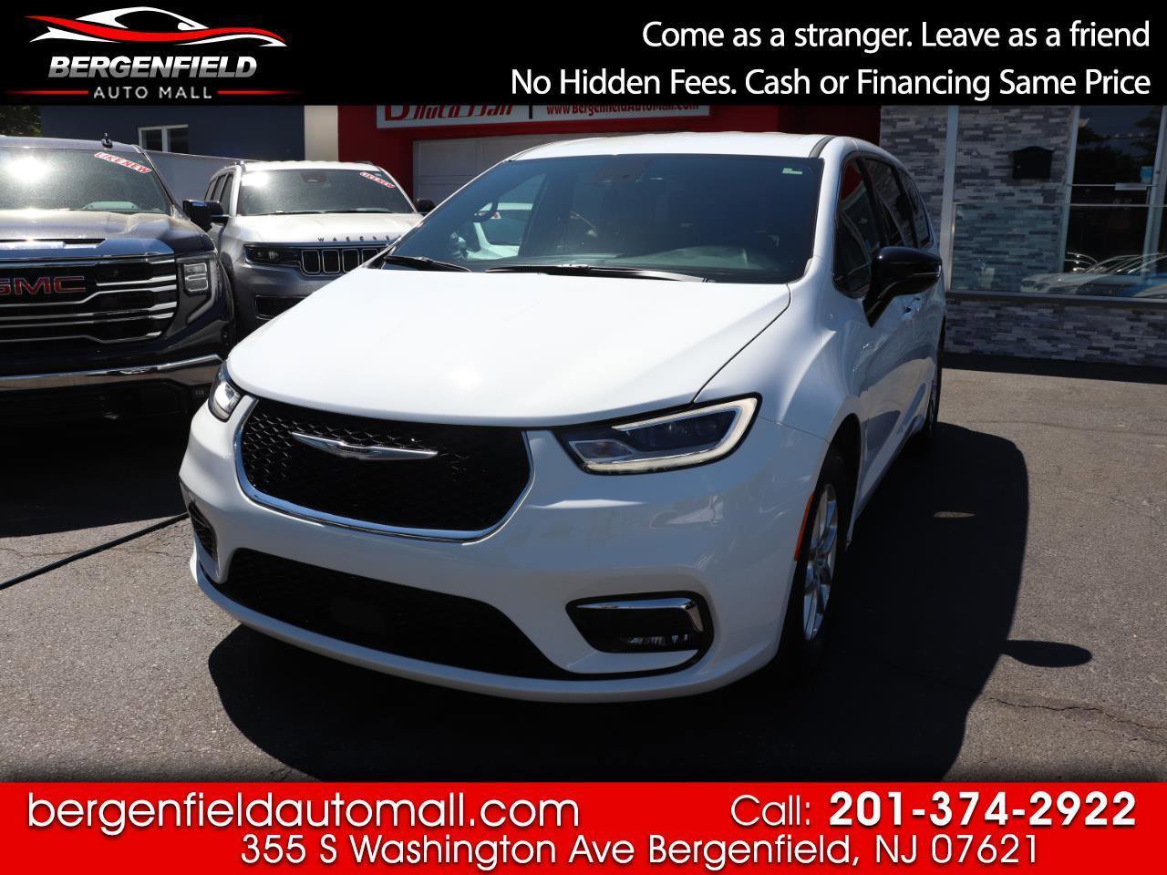 Used 2026 Chrysler Pacifica Select