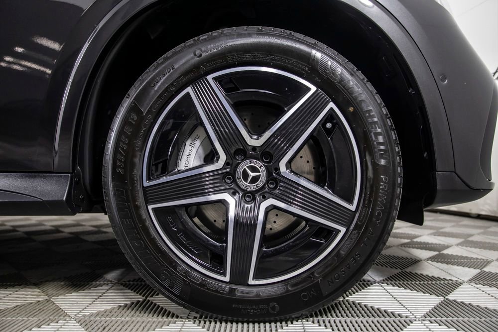 Used 2025 Mercedes-Benz GLC 300 w/ AMG Line image 37