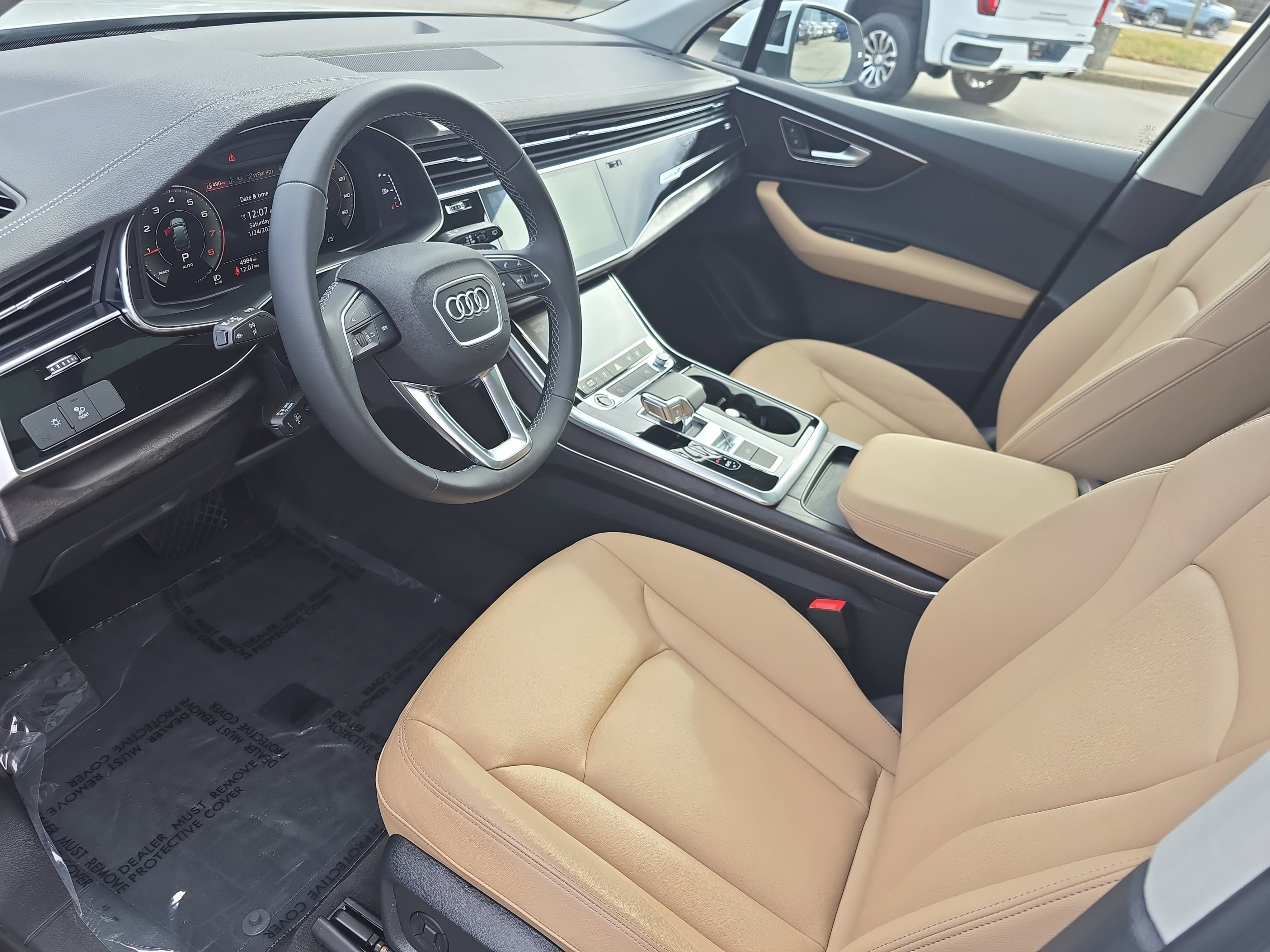 Certified 2025 Audi Q7 2.0T Premium w/ Convenience Package image 16